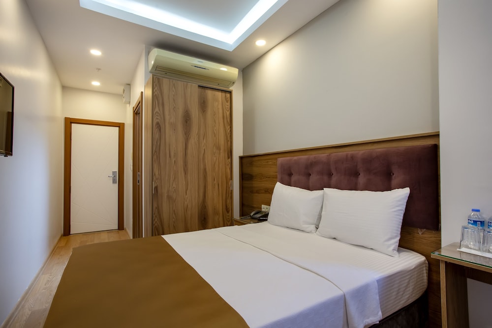 West Palace Hotel 4