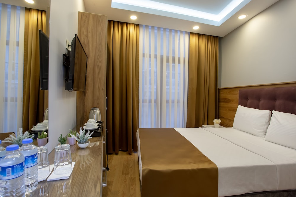 West Palace Hotel 22