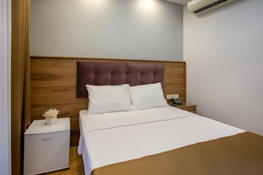 West Palace Hotel 21