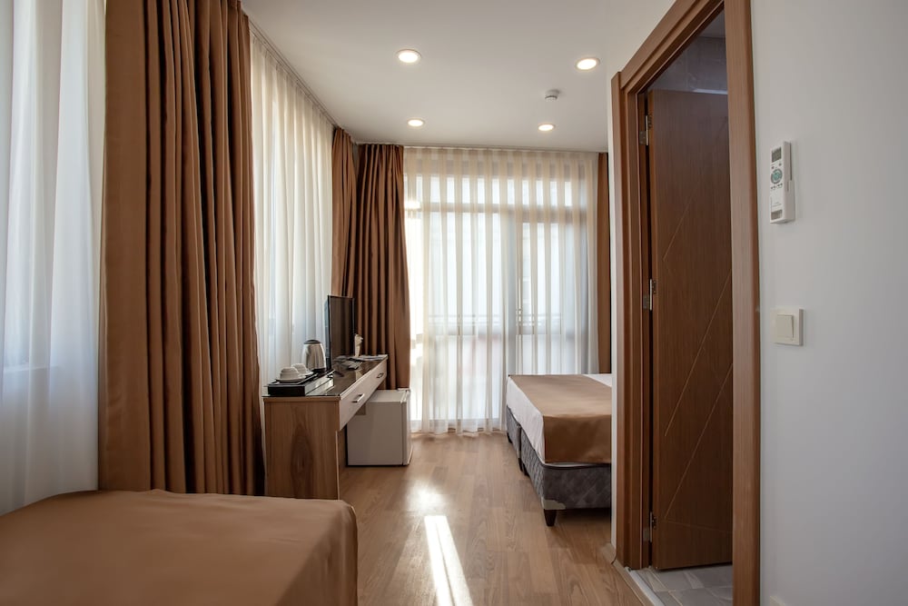 West Palace Hotel 15