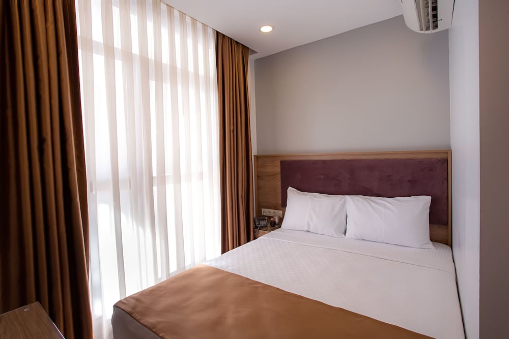 West Palace Hotel 6