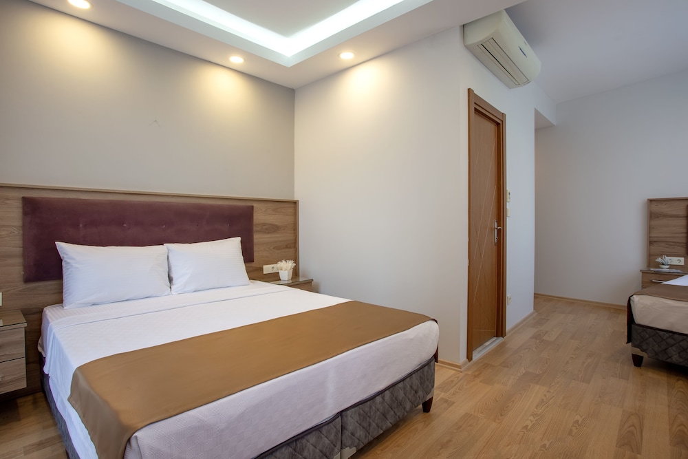 West Palace Hotel 5