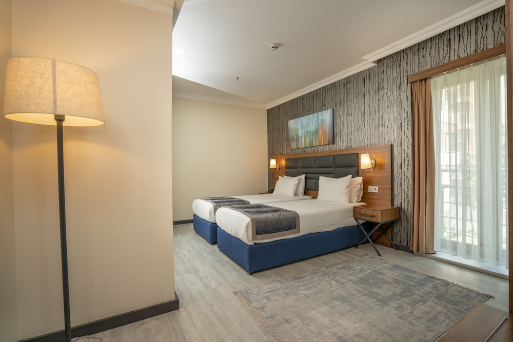 The Bostanci Hotel 9
