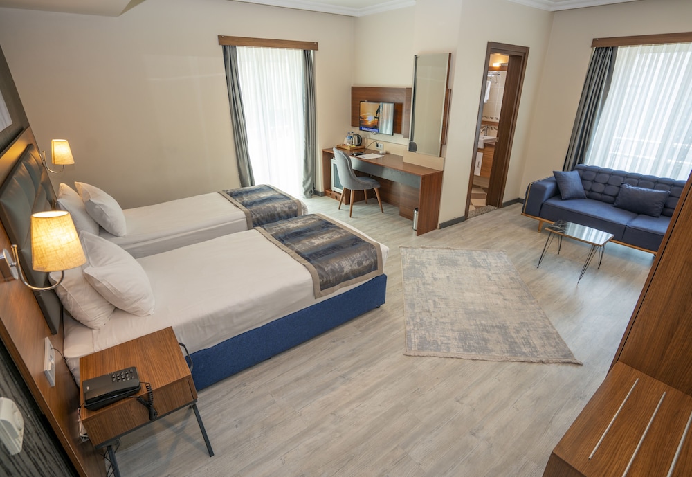 The Bostanci Hotel 17
