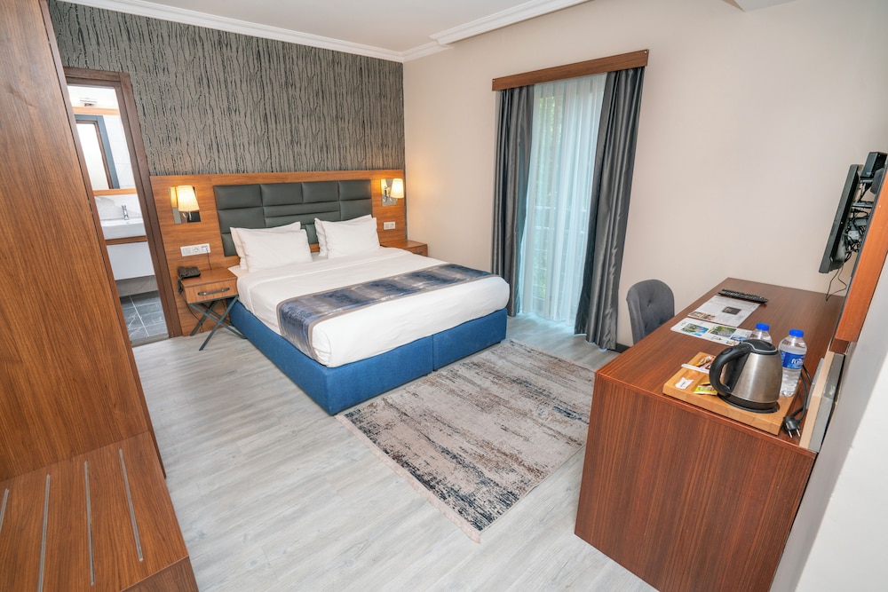 The Bostanci Hotel 23