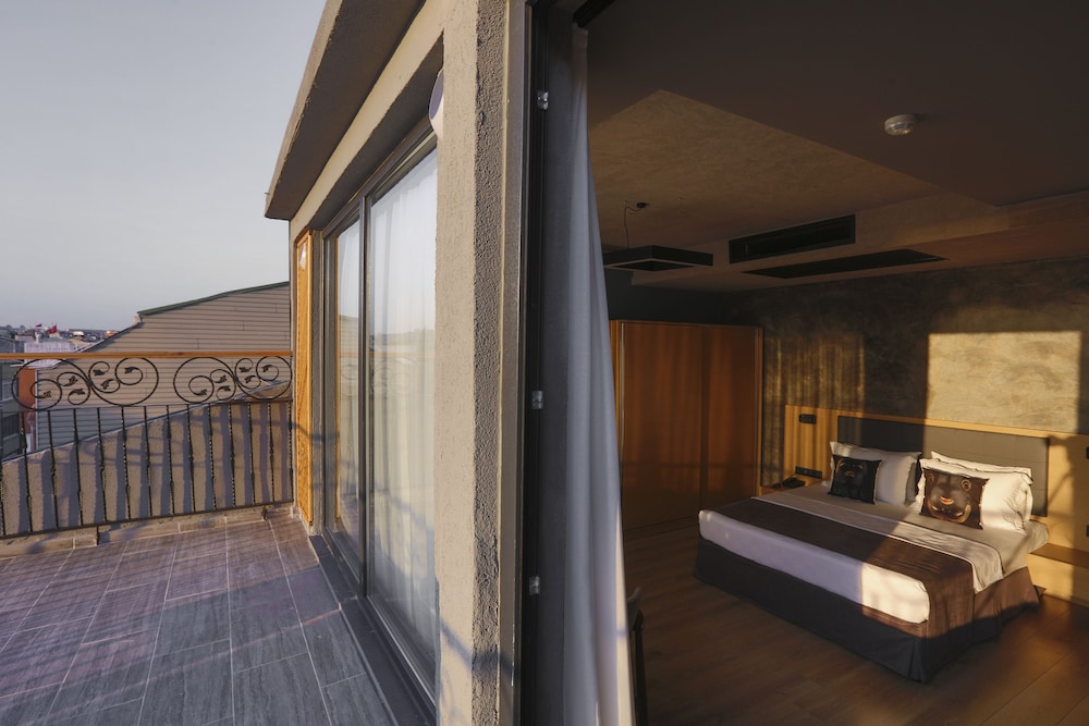 Redstone Hotel 15