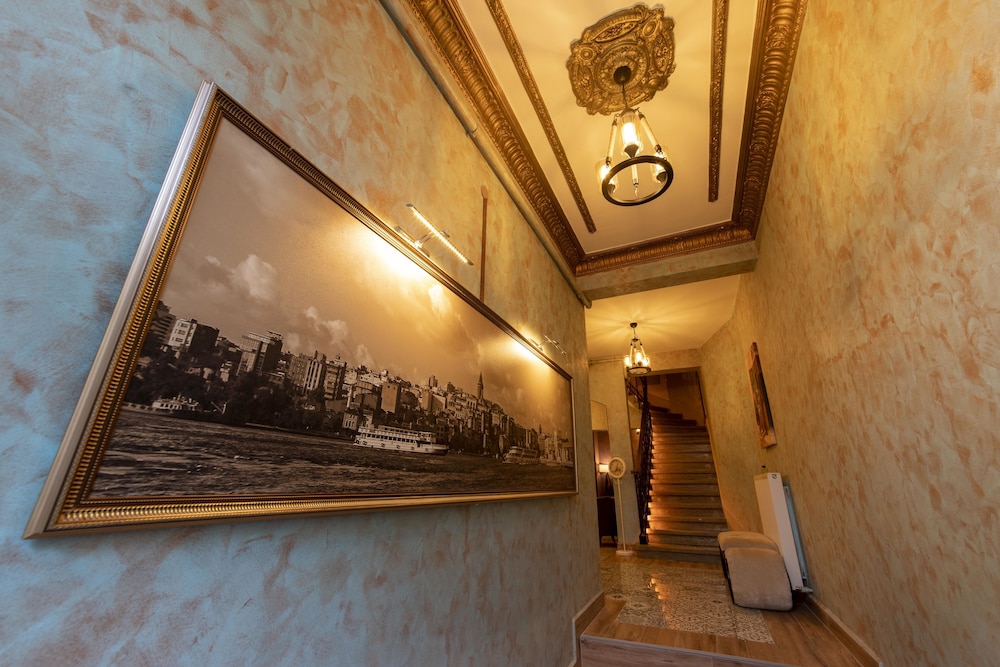 Royal Taksim Suites 1