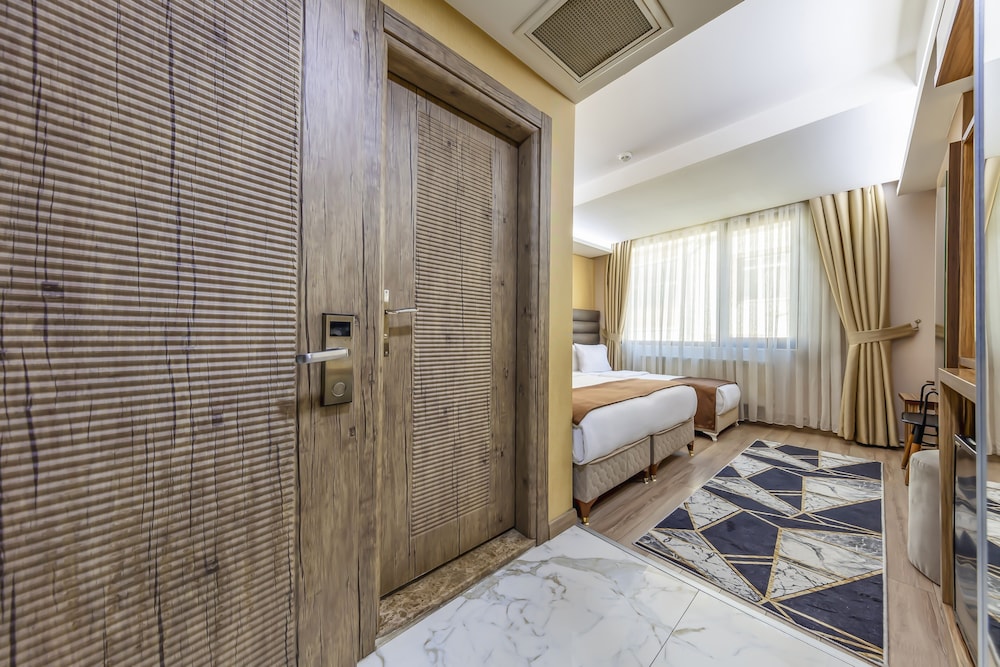 Dem Istanbul Airport Hotel 24