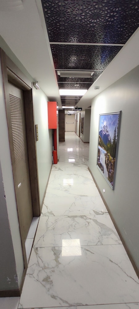 Dem Istanbul Airport Hotel 13