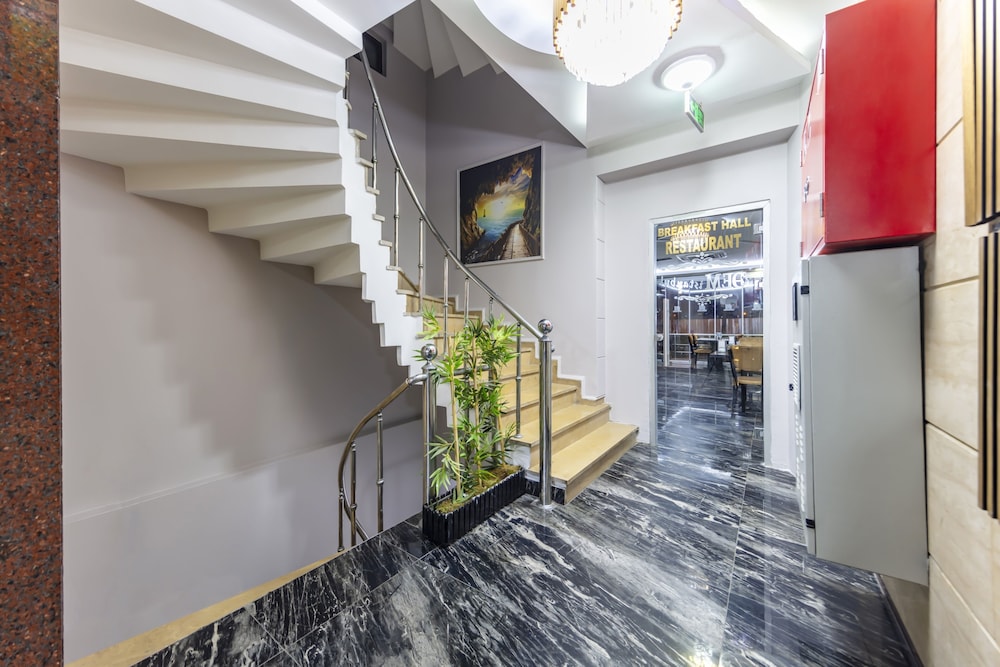 Dem Istanbul Airport Hotel 5