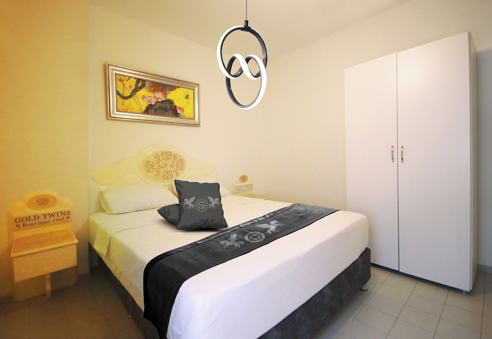 Gold Twins Boutique Hotel 5