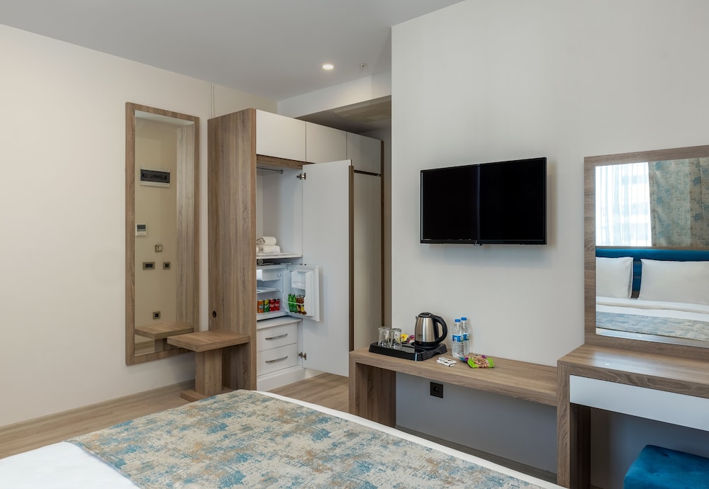 Anelli Hotel 18