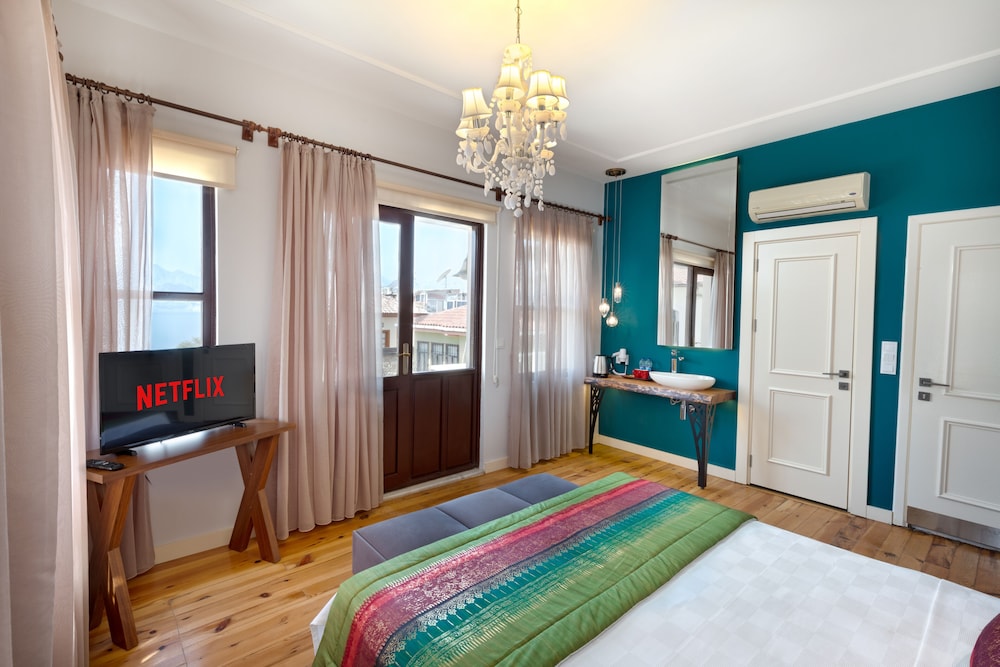 Mono Hotel 18