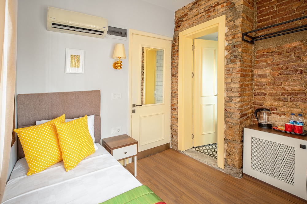 Mono Hotel 24
