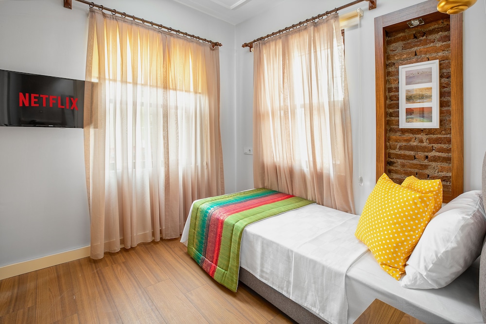 Mono Hotel 13