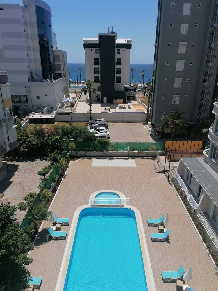 Citrus Luna Suit Hotel 14