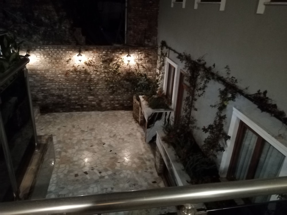 Castillo Rojo Istanbul 19