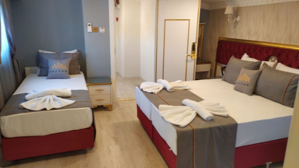 Rhythm Hotel 12