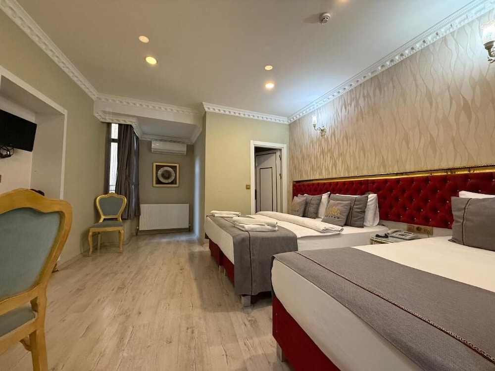Rhythm Hotel 24