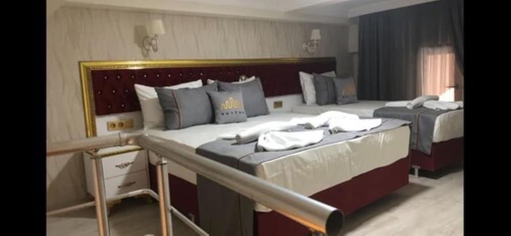 Rhythm Hotel 10