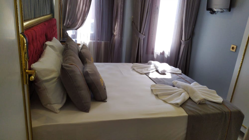 Rhythm Hotel 14