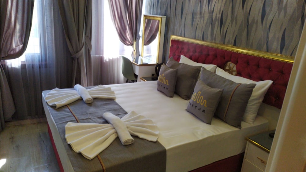 Rhythm Hotel 8