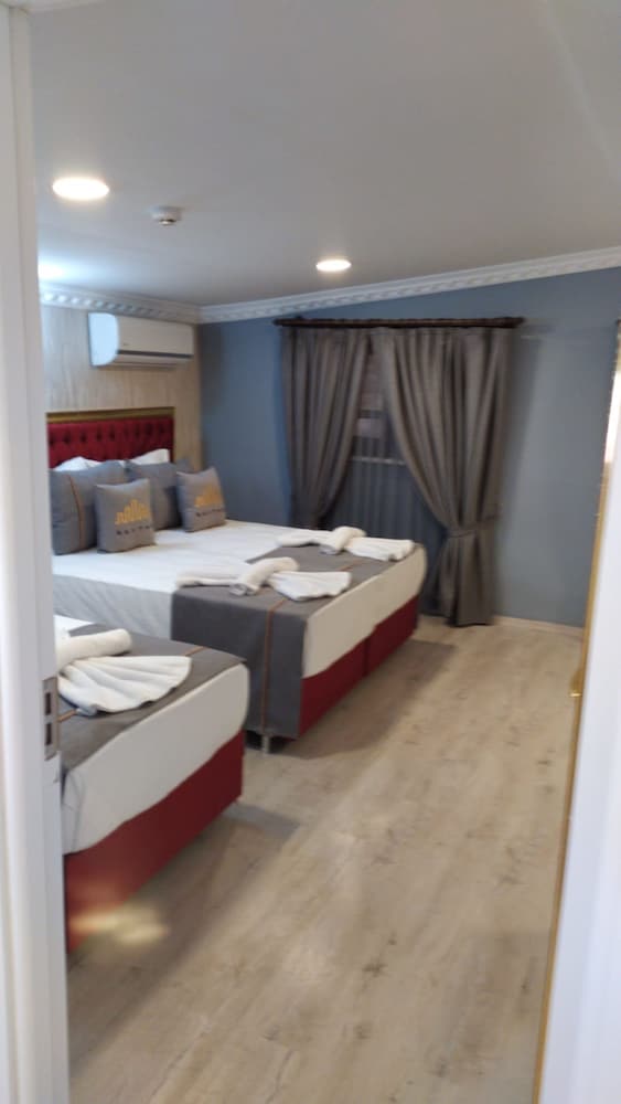 Rhythm Hotel 11