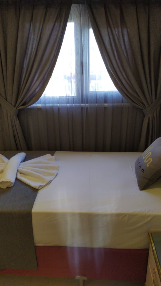 Rhythm Hotel 15