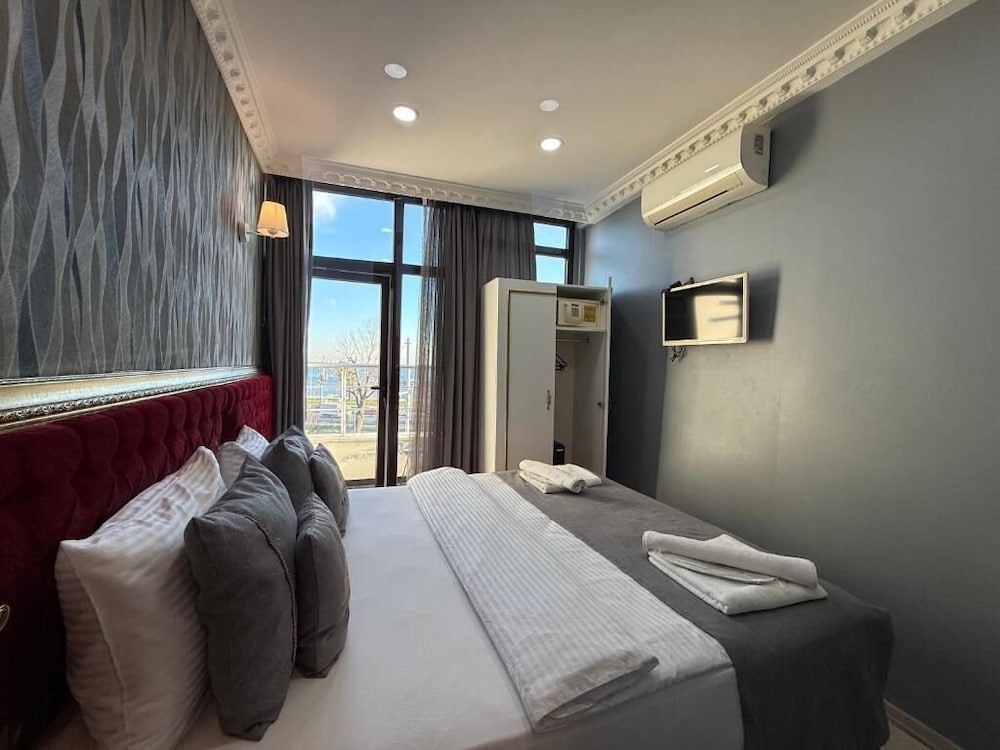 Rhythm Hotel 23