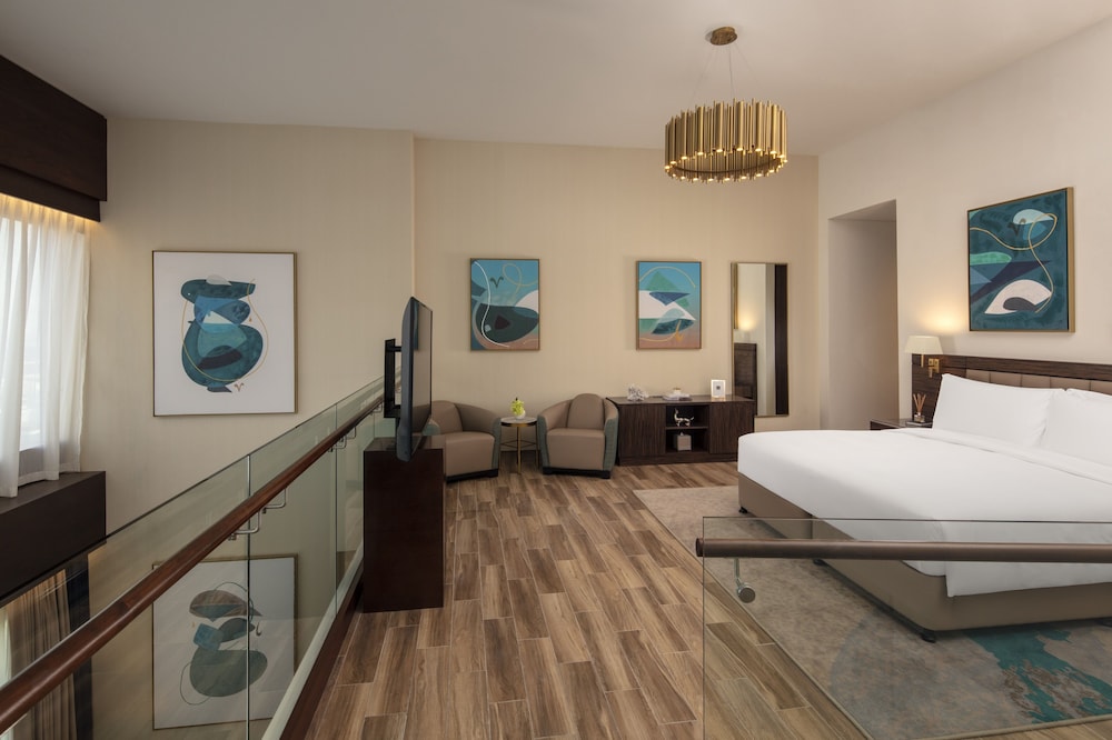 Avani + Palm View Dubai Hotel & Suites 9