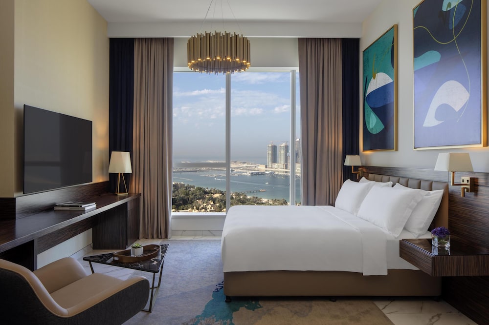 Avani + Palm View Dubai Hotel & Suites 1