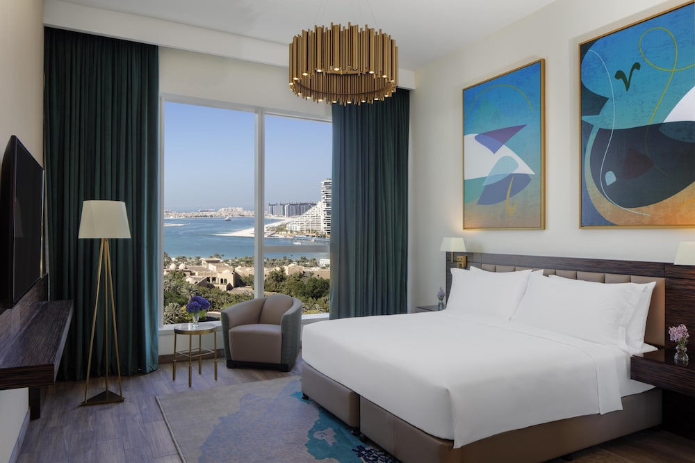 Avani + Palm View Dubai Hotel & Suites 19