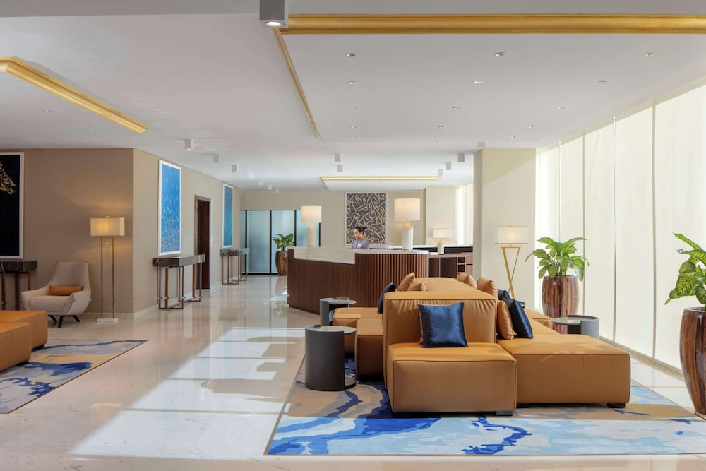Avani + Palm View Dubai Hotel & Suites 3