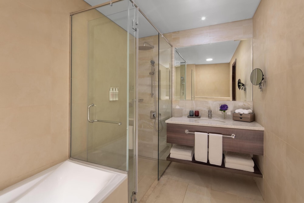 Avani + Palm View Dubai Hotel & Suites 16
