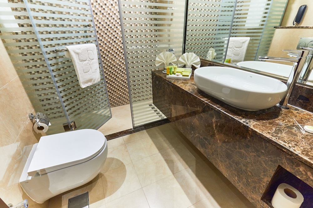 Rose Plaza Hotel 12