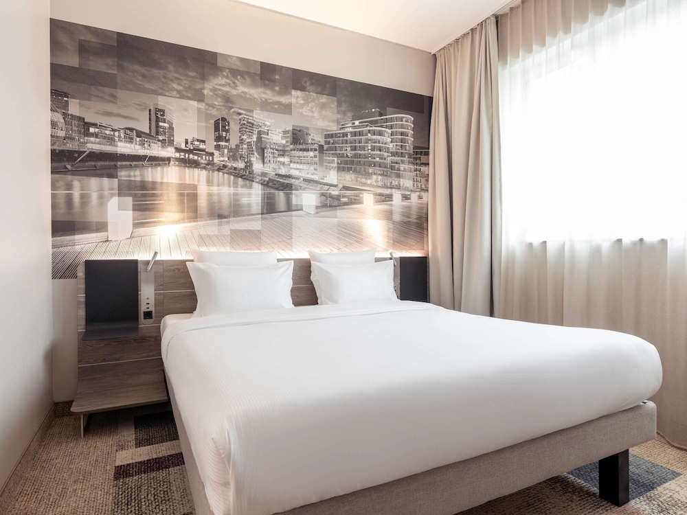 Novotel Düsseldorf Airport 13