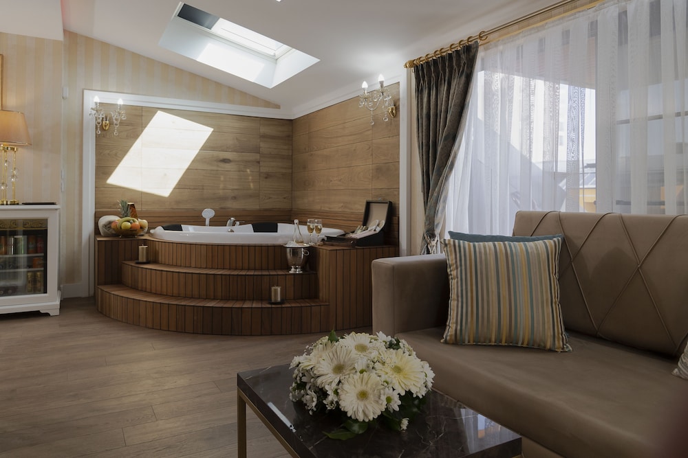 Elysium Green Suites 15