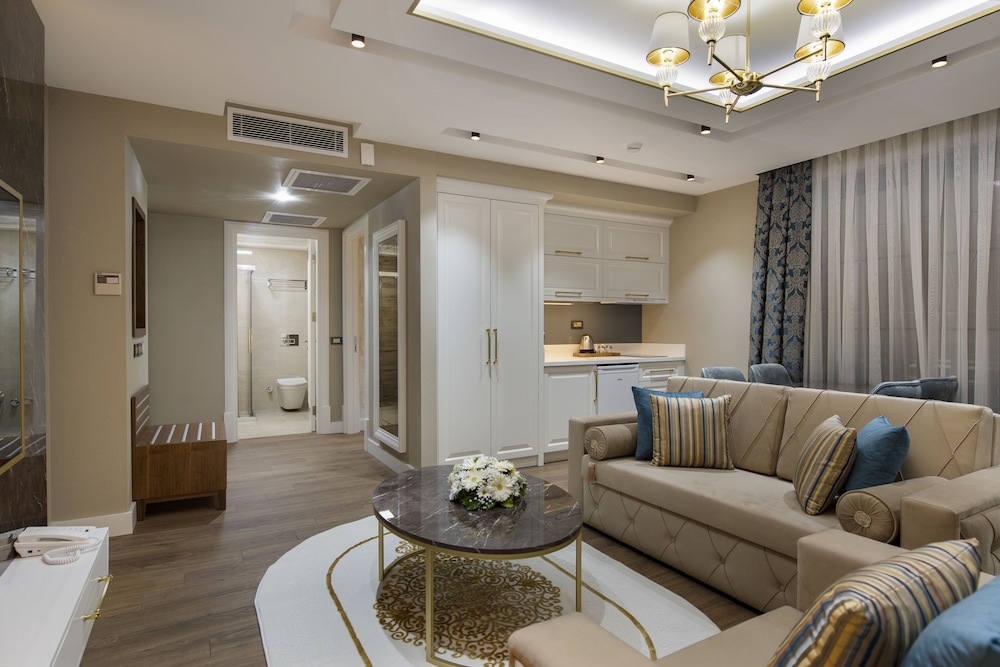 Elysium Green Suites 12