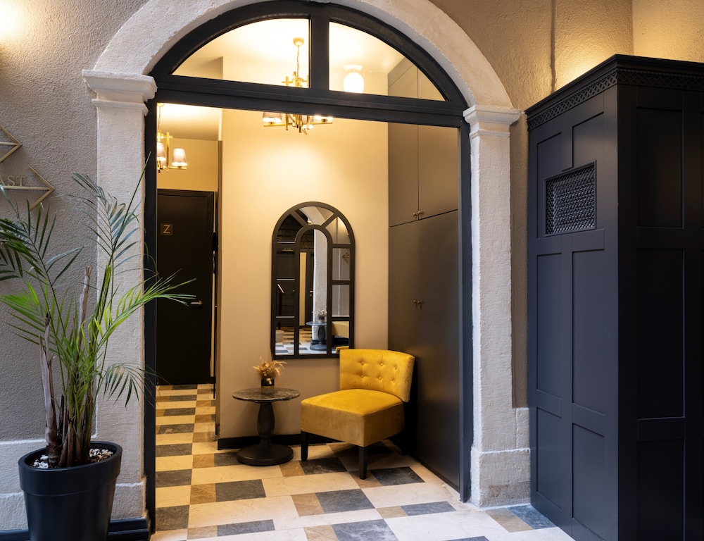 Ferman Port Hotel 5