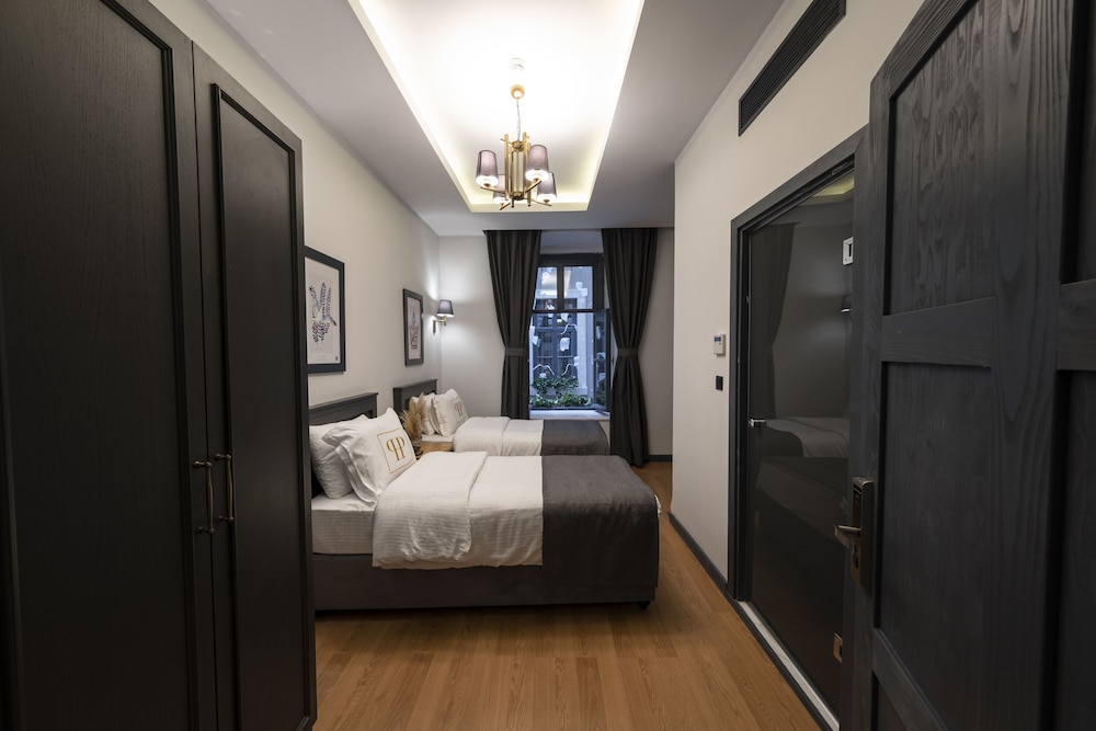 Ferman Port Hotel 18