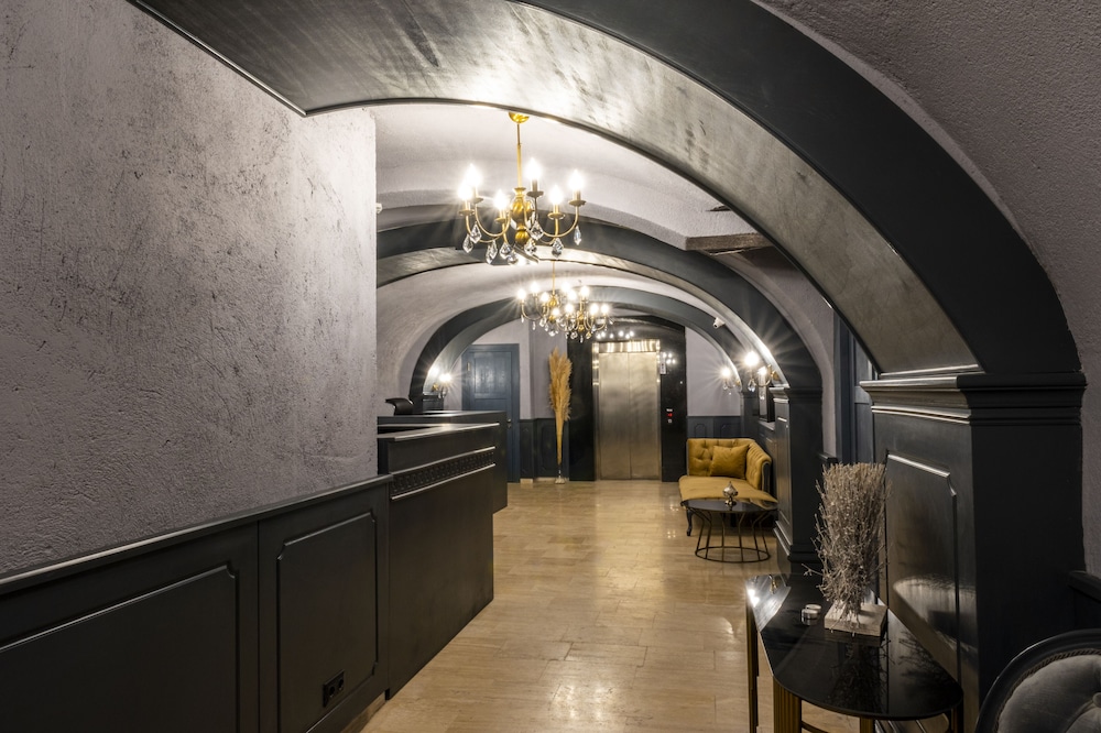 Ferman Port Hotel 12