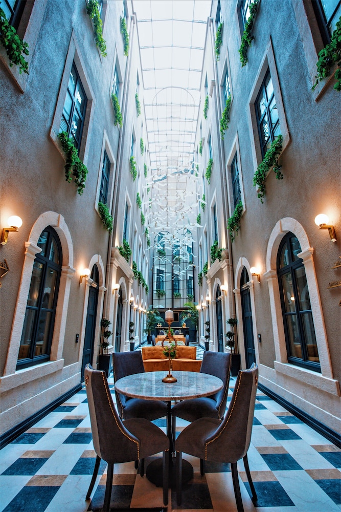 Ferman Port Hotel 2