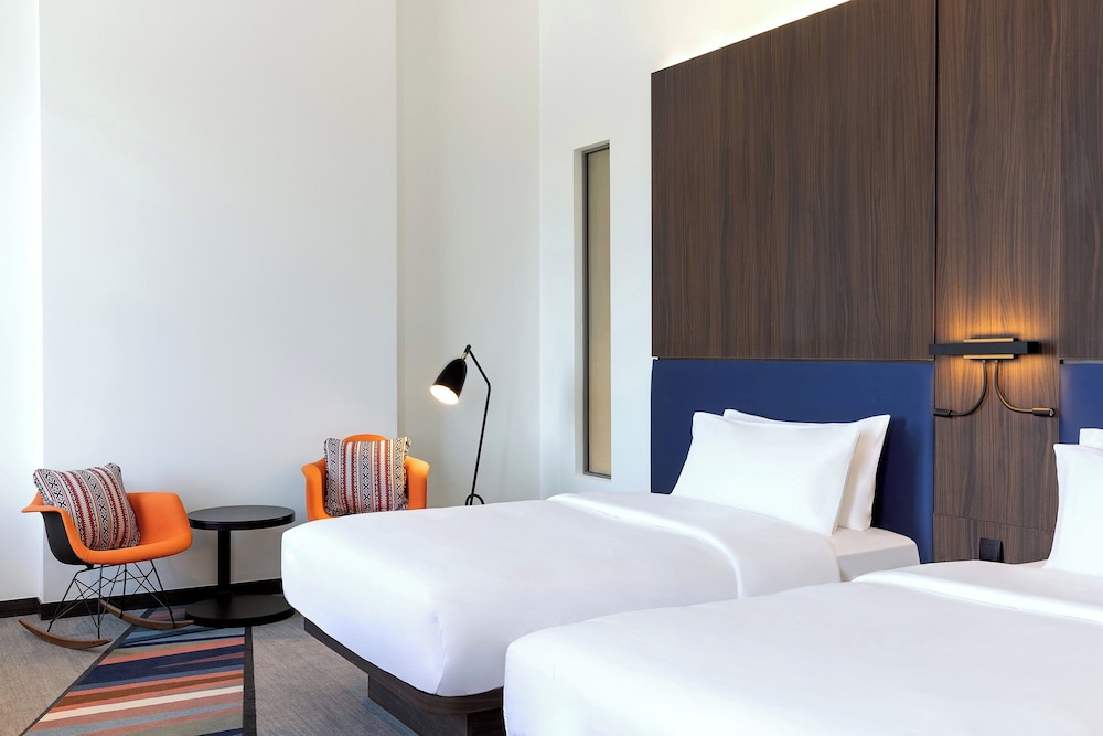 Aloft Al Mina, Dubai 6