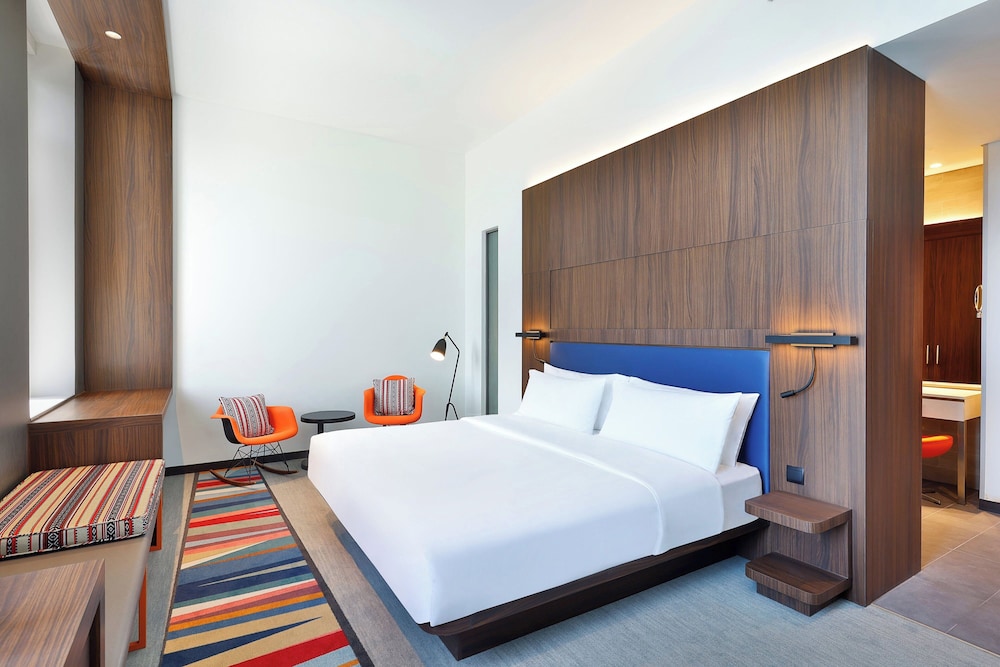 Aloft Al Mina, Dubai 8