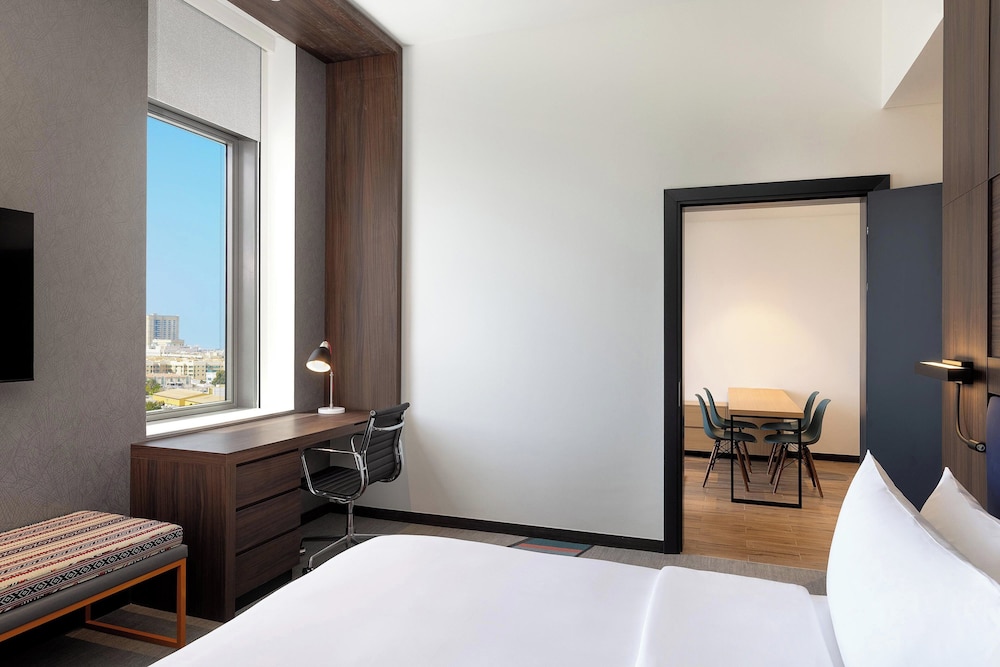 Aloft Al Mina, Dubai 12