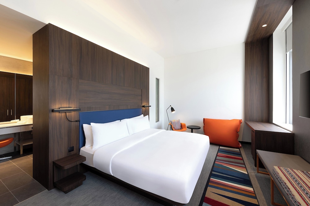Aloft Al Mina, Dubai 18