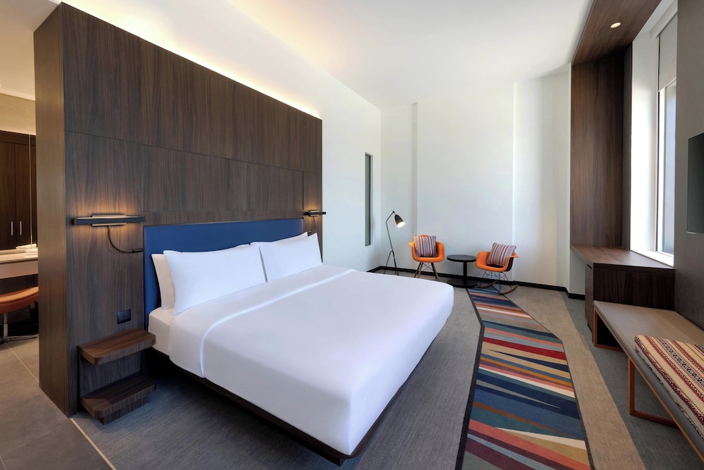 Aloft Al Mina, Dubai 9