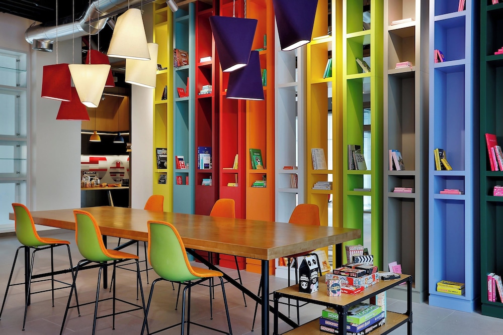 Aloft Al Mina, Dubai 3