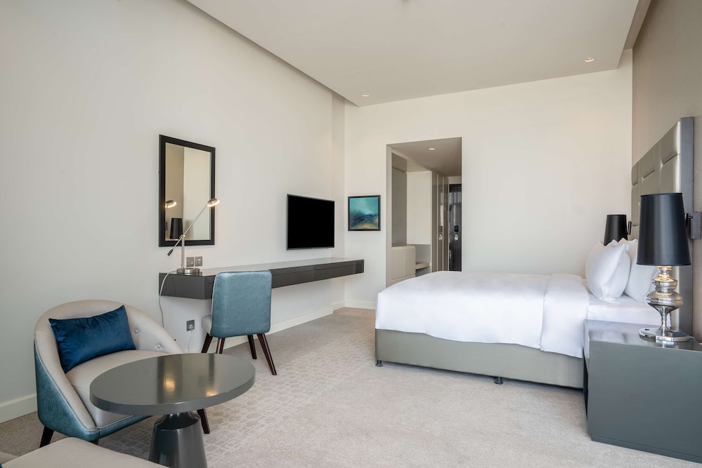 Radisson Hotel Dubai DAMAC Hills 16