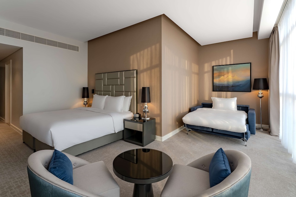 Radisson Hotel Dubai DAMAC Hills 20
